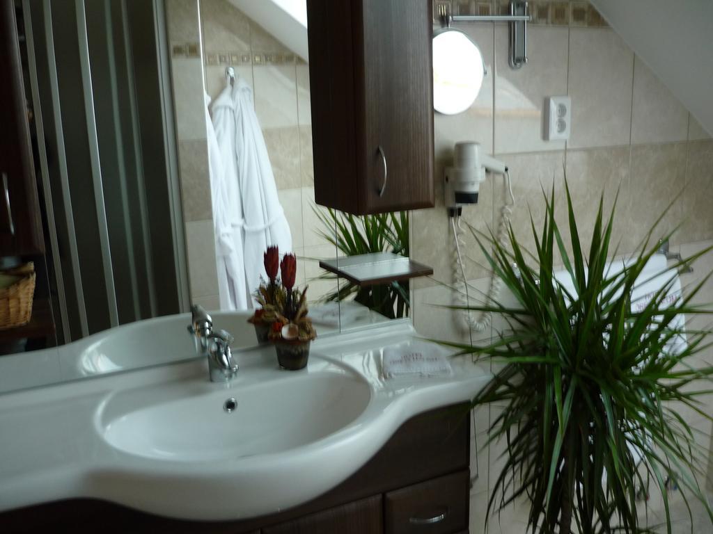 Oereg Malom Hotel Csepreg Стая снимка